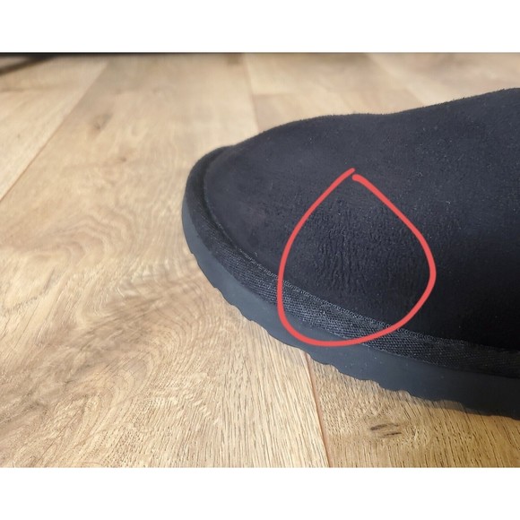 Ugg Australia Women's 5825 Classic Short Sheepskin Boots Black Size 7M - Picture 9 of 9